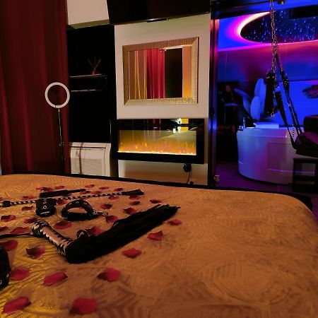 La Loveroom Bdsm De Nice " La Chambre Luxe Des Desirs " Екстер'єр фото