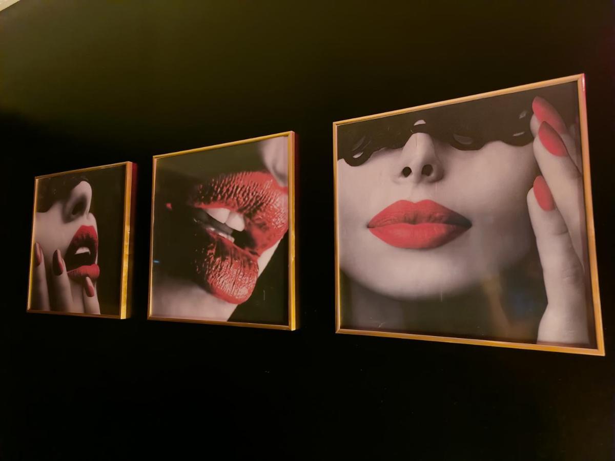 La Loveroom Bdsm De Nice " La Chambre Luxe Des Desirs " Екстер'єр фото