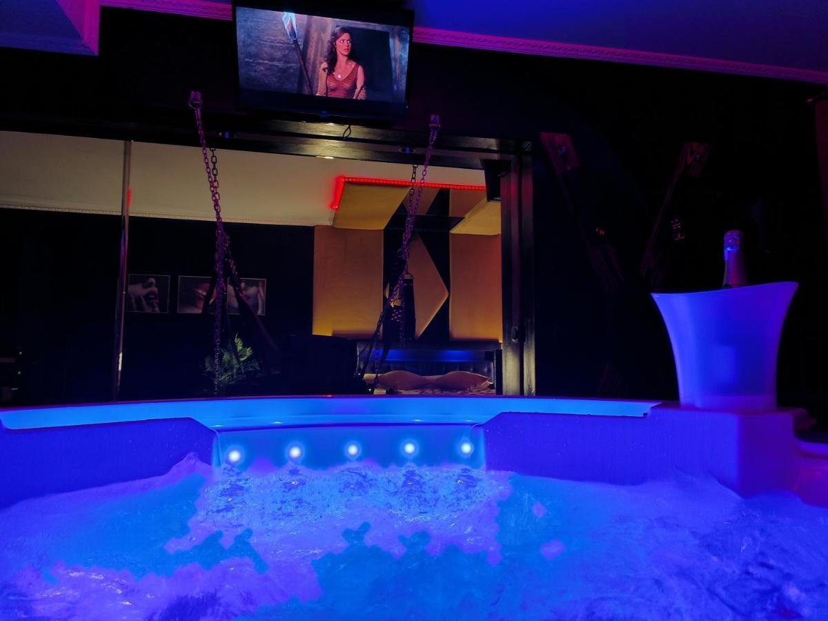La Loveroom Bdsm De Nice " La Chambre Luxe Des Desirs " Екстер'єр фото