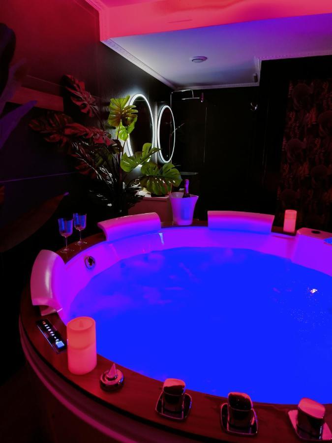 La Loveroom Bdsm De Nice " La Chambre Luxe Des Desirs " Екстер'єр фото